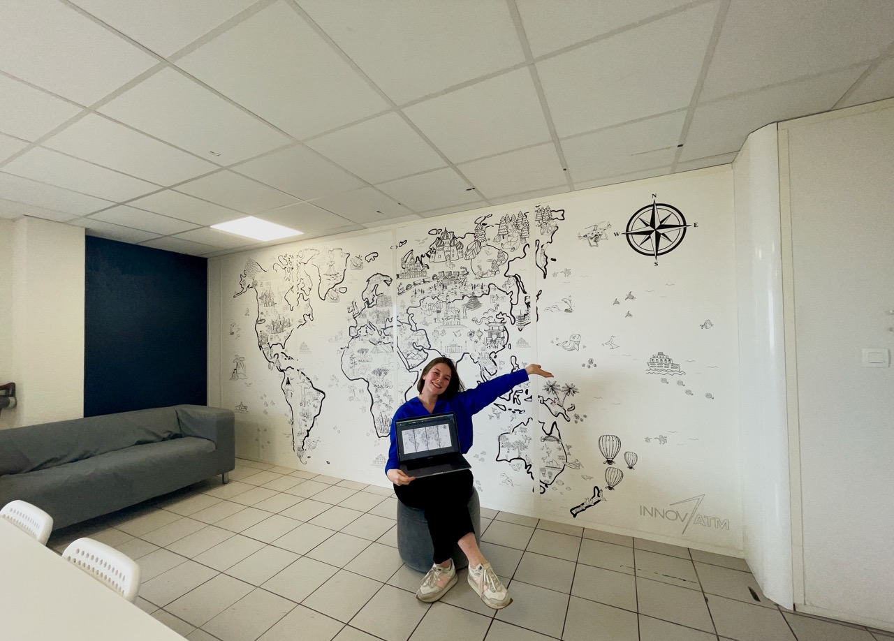 Fresque murale à colorier installée chez Innov'ATM Toulouse, première référence Les Petits Papiers