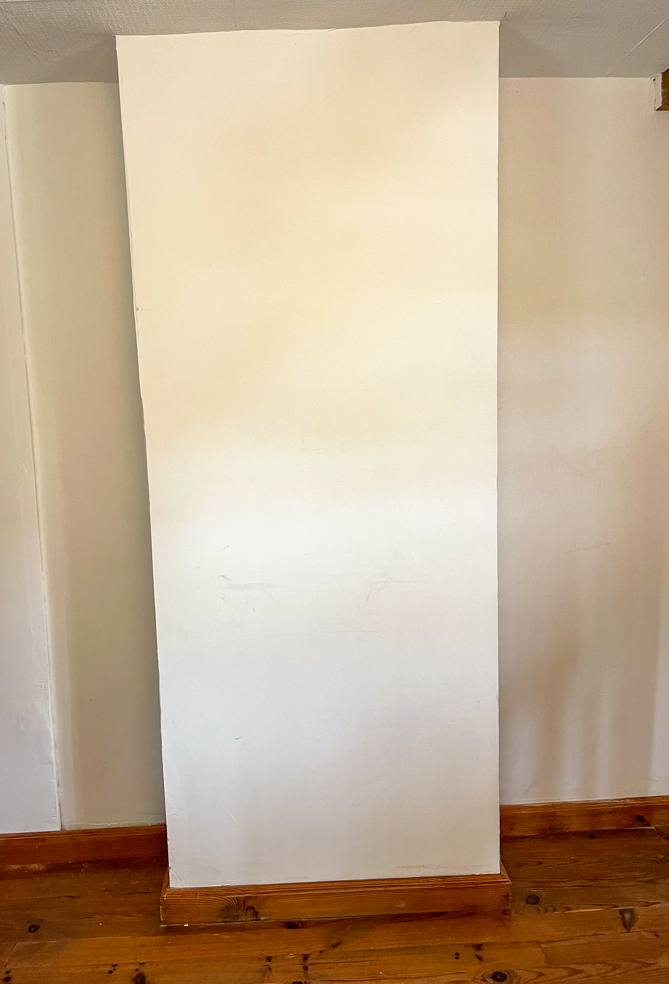 Bureau avec décoration murale sans peinture ni travaux